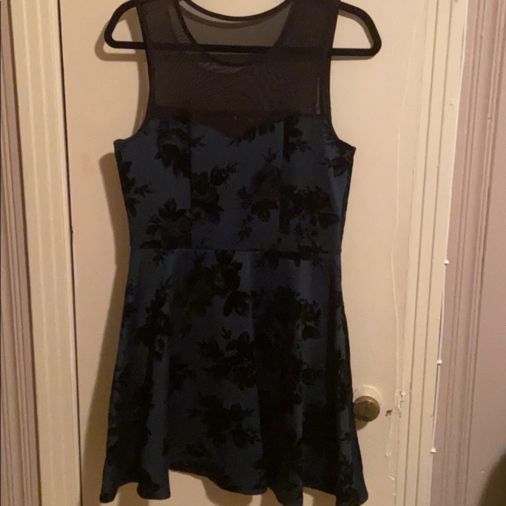 *SOLD* Green with black velvet texture dress